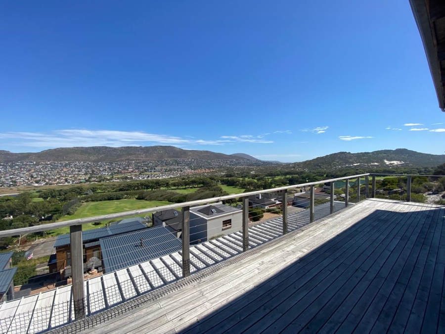3 Bedroom Property for Sale in Clovelly Western Cape
